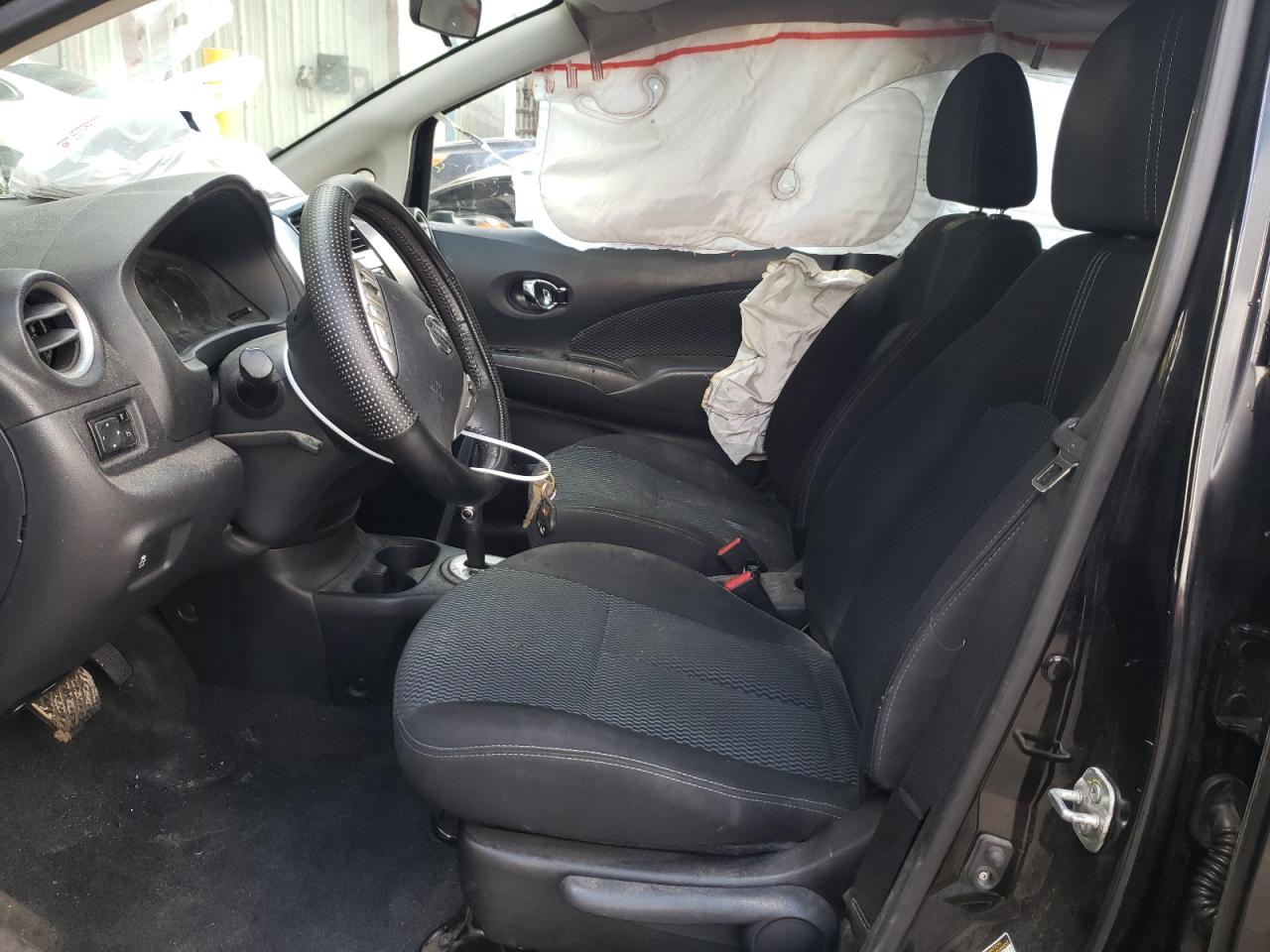 Photo 5 from auction – 2015 NISSAN VERSA NOTE with VIN 3N1CE2CP8FL395790