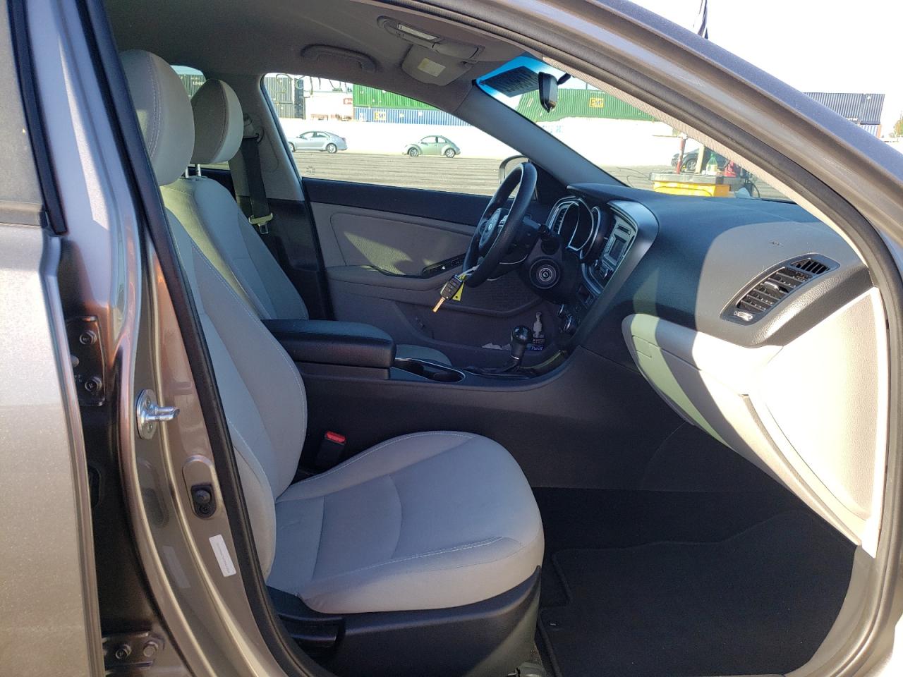Photo 5 from auction – 2015 KIA OPTIMA LX with VIN 5XXGM4A7XFG501264