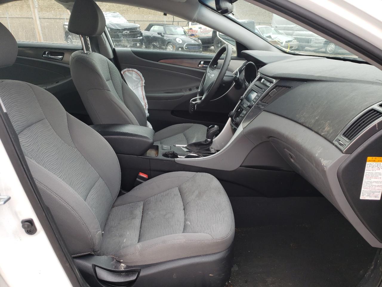 Photo 5 from auction – 2014 HYUNDAI SONATA HYB with VIN KMHEC4A45EA117818