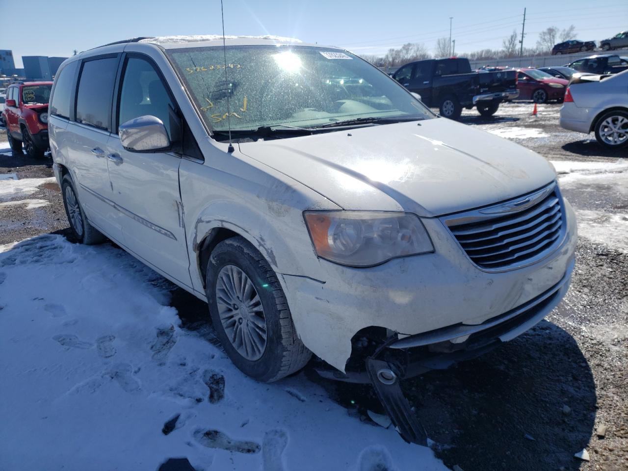 Photo 1 from auction – 2013 CHRYSLER TOWN & COU with VIN 2C4RC1CG0DR596011
