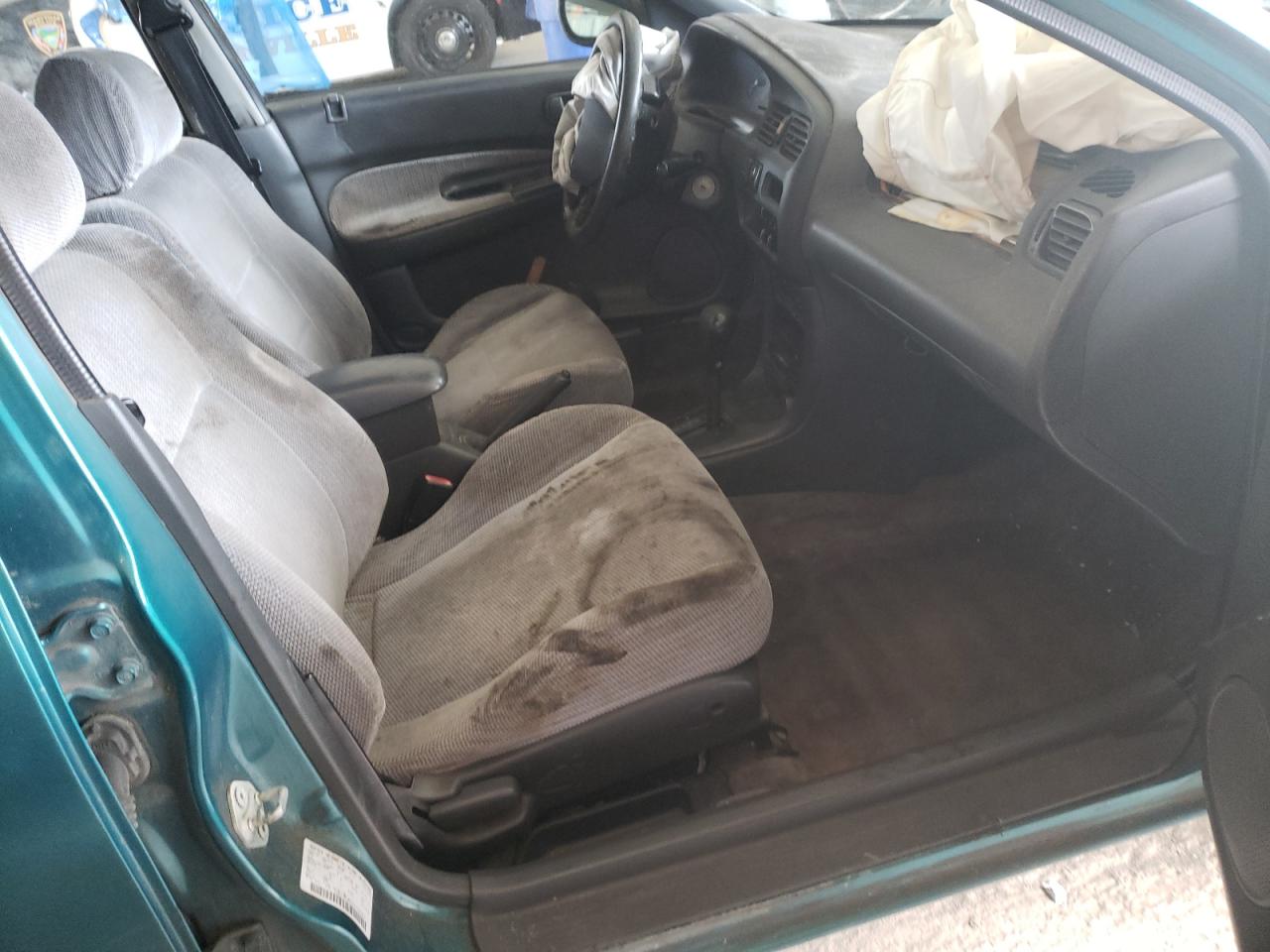Photo 5 from auction – 1996 MAZDA PROTEGE DX with VIN JM1BB1412T0352402
