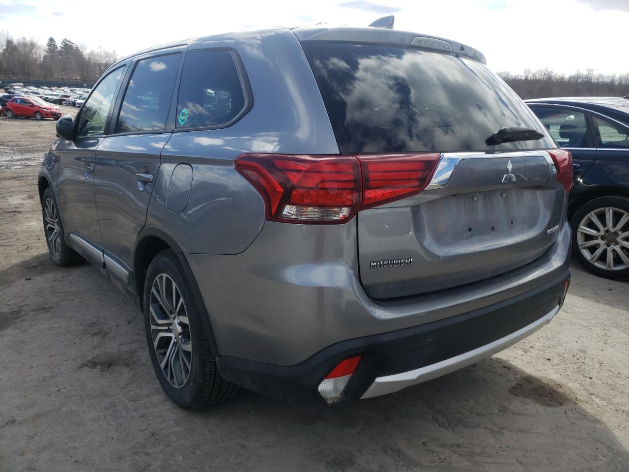 Photo 3 from auction – 2018 MITSUBISHI OUTLANDER with VIN JA4AD2A36JZ052432