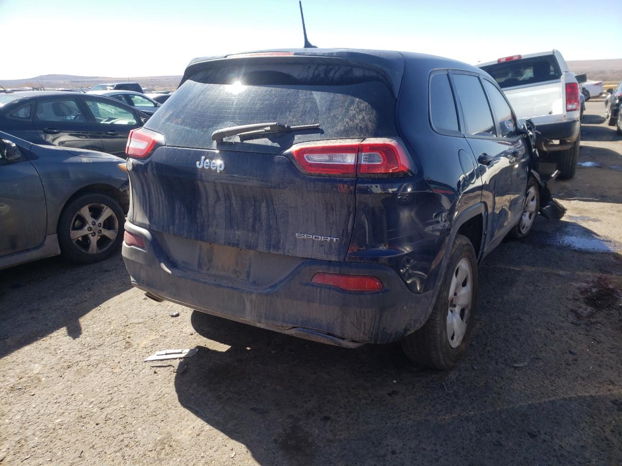 Photo 4 from auction – 2015 JEEP CHEROKEE S with VIN 1C4PJLAB7FW539198