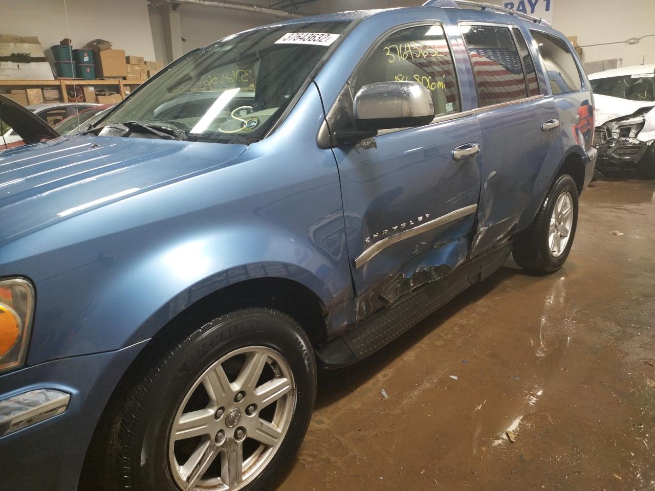 Photo 9 from auction – 2007 CHRYSLER ASPEN LIMI with VIN 1A8HW58227F500892