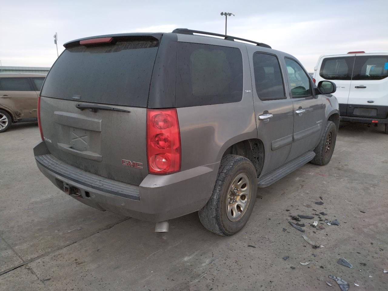 Photo 4 from auction – 2007 GMC YUKON with VIN 1GKFC13J97R382700