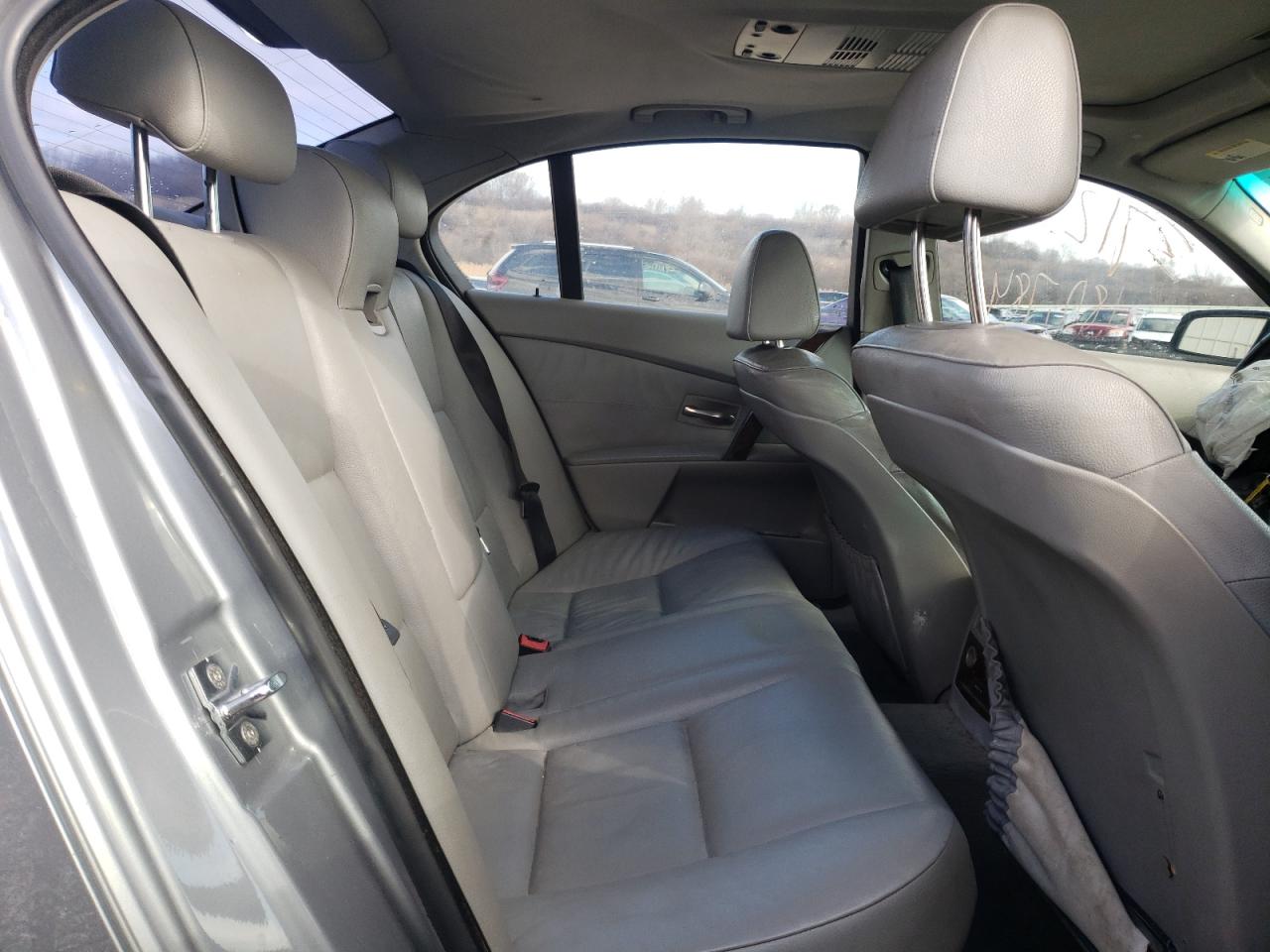Photo 6 from auction – 2007 BMW 525 I with VIN WBANE53597CW65819