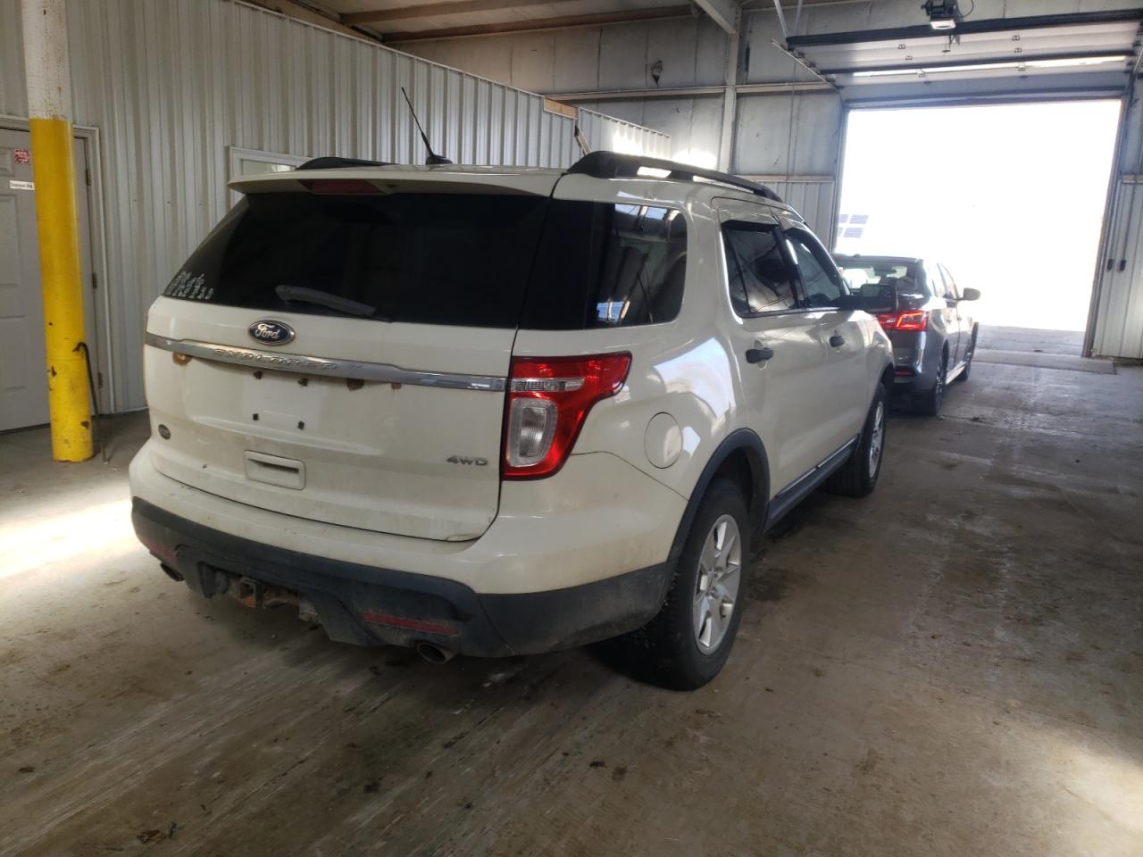 Photo 4 from auction – 2011 FORD EXPLORER with VIN 1FMHK8B84BGA88944