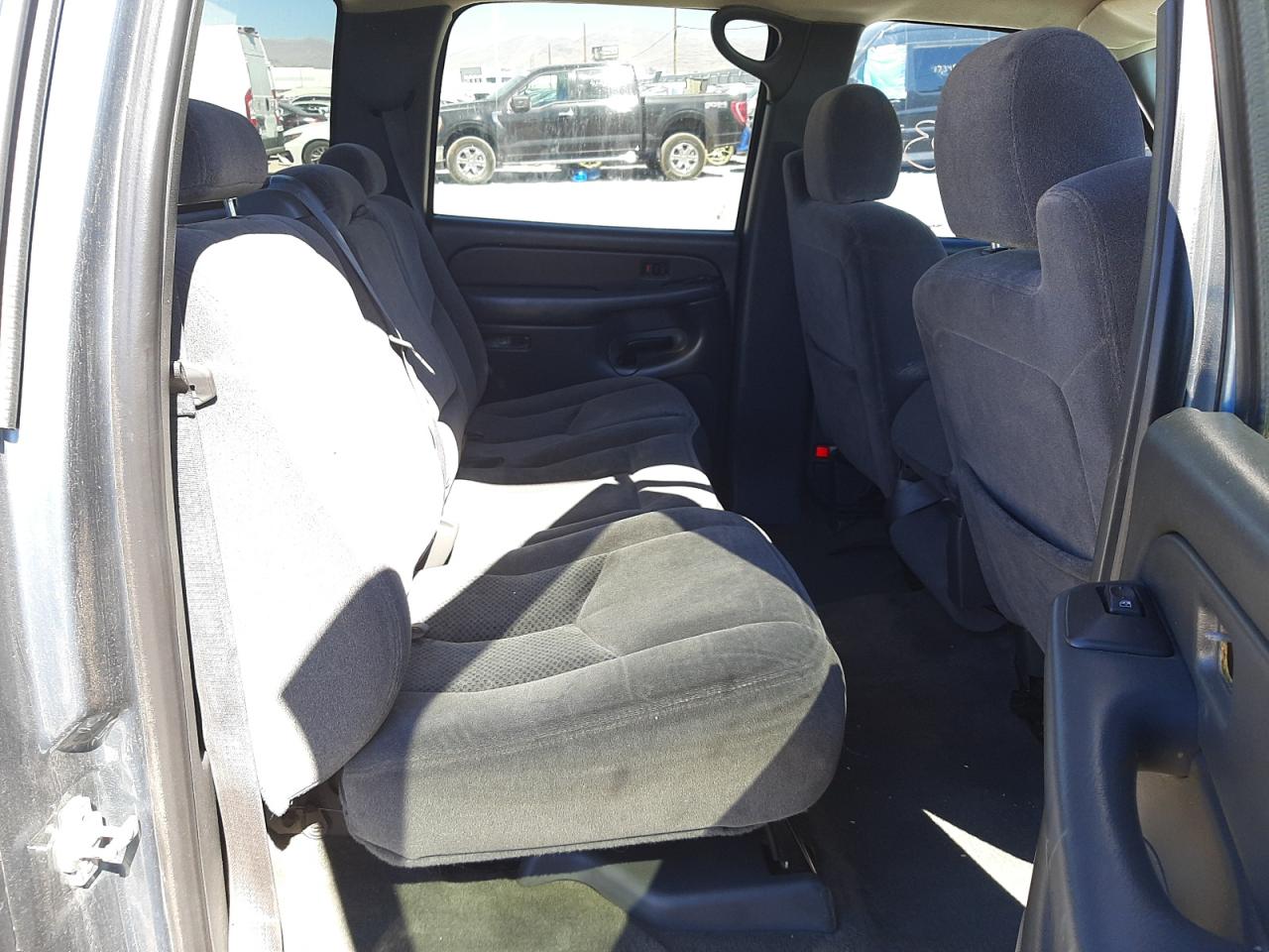 Photo 6 from auction – 2006 CHEVROLET SILVERADO with VIN 2GCEC13V761333853