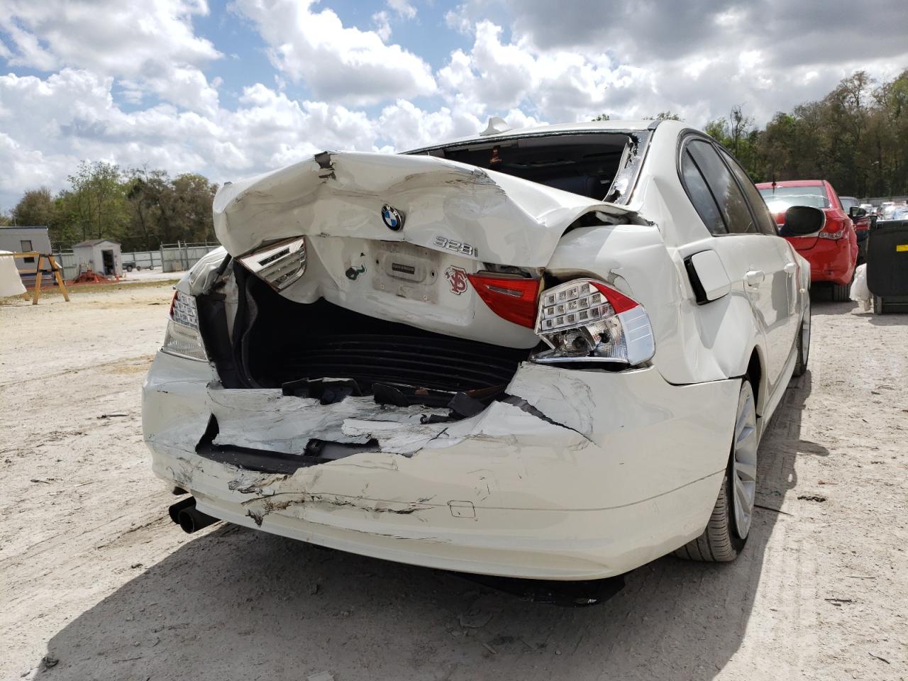Photo 9 from auction – 2011 BMW 328 I with VIN WBAPH7C5XBE680709