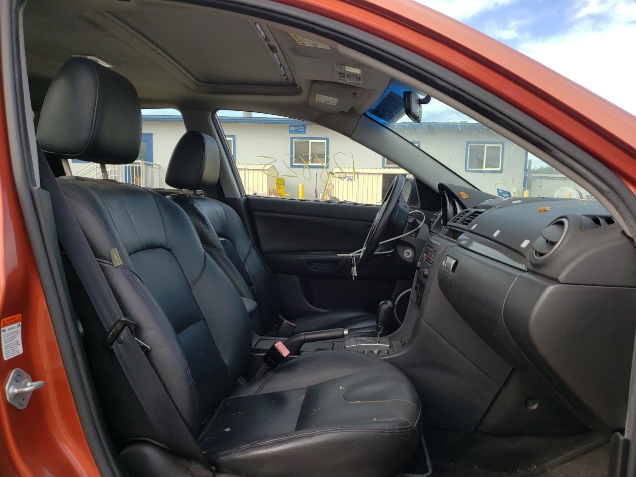 Photo 5 from auction – 2004 MAZDA 3 HATCHBAC with VIN JM1BK343641132107