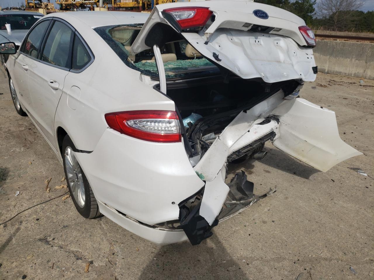 Photo 3 from auction – 2014 FORD FUSION SE with VIN 3FA6P0LU3ER146376
