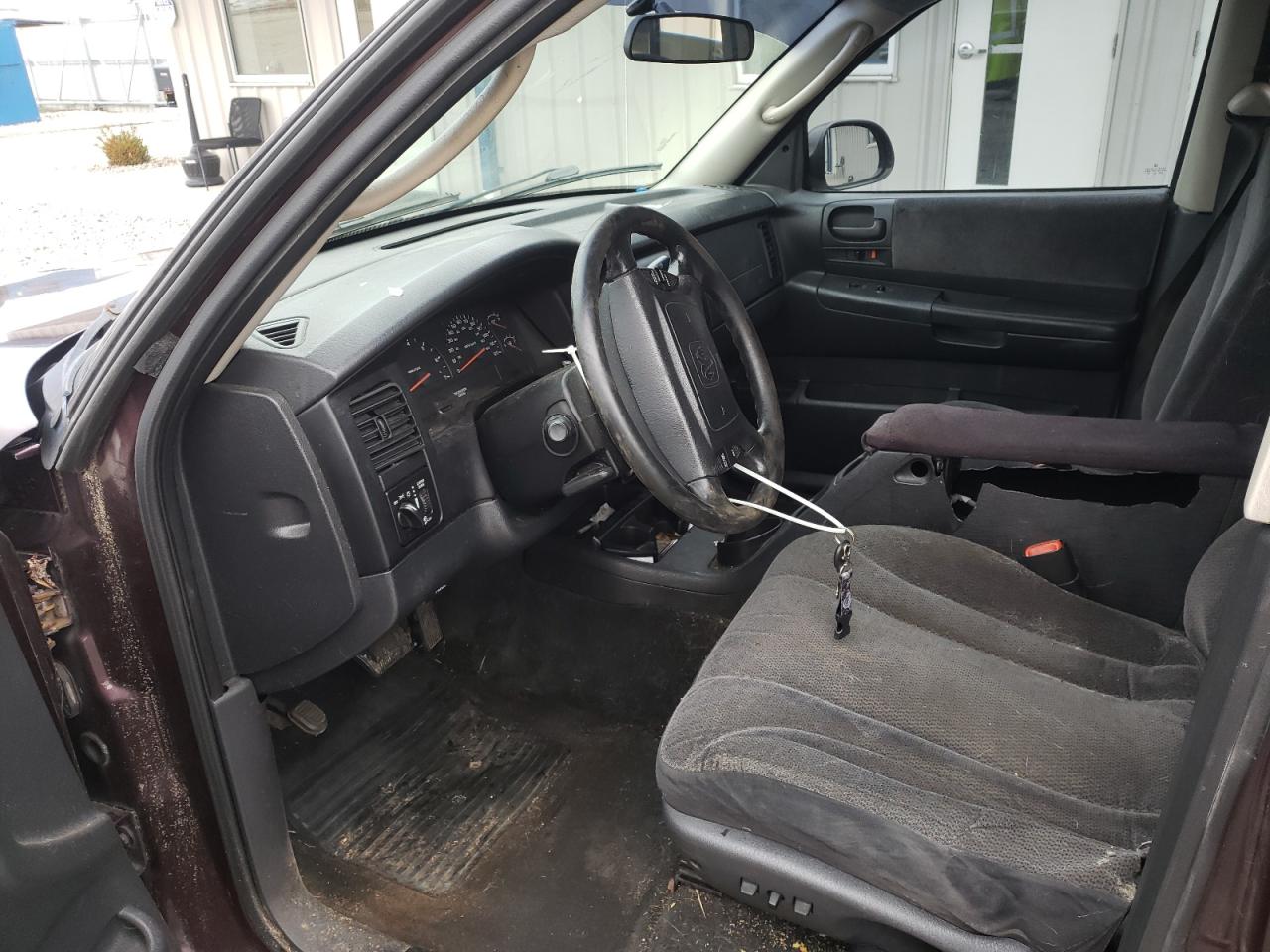 Photo 5 from auction – 2004 DODGE DAKOTA with VIN 1D7HL48N34S781680