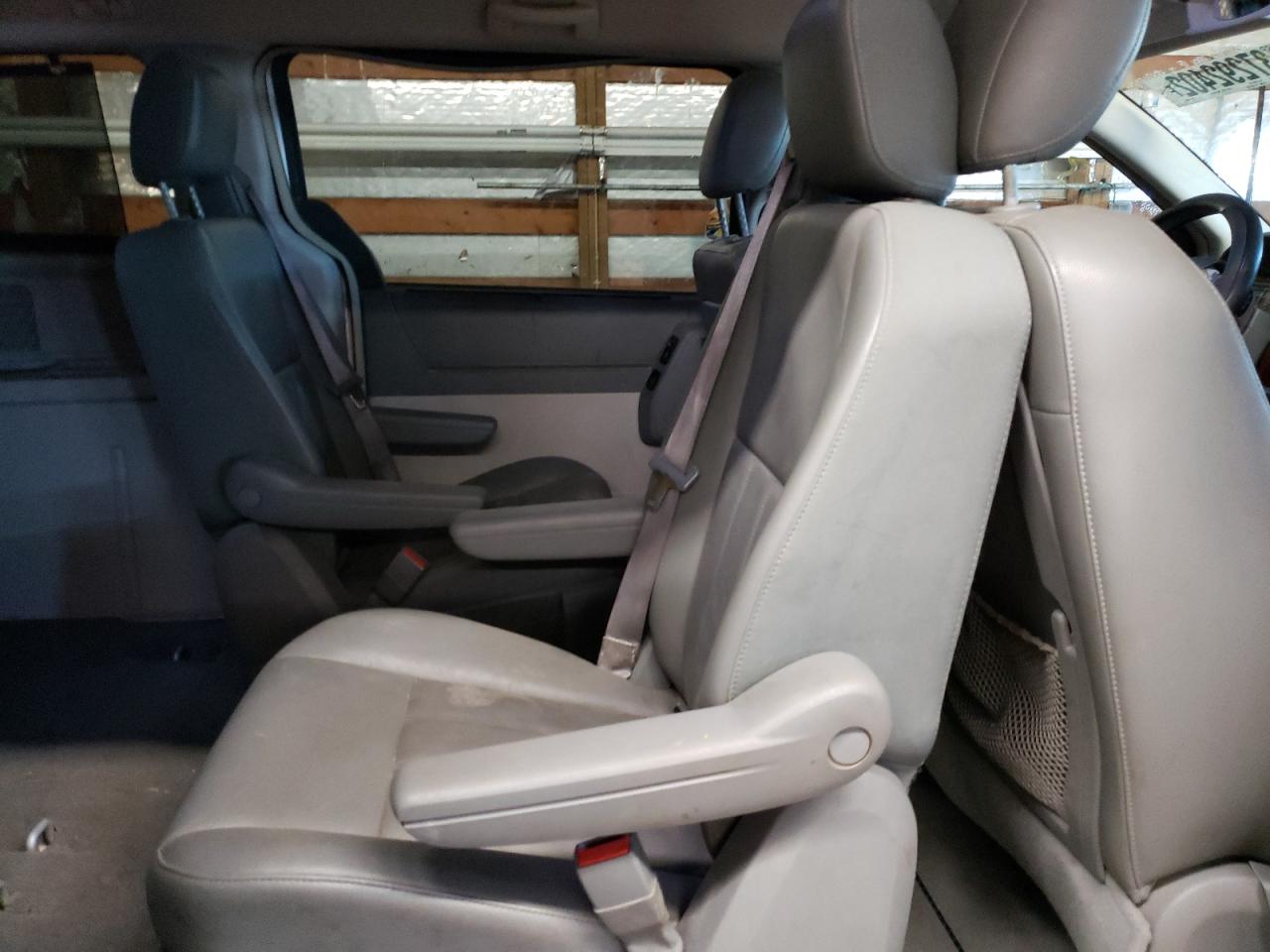 Photo 6 from auction – 2009 CHRYSLER TOWN & COU with VIN 2A8HR54169R630366
