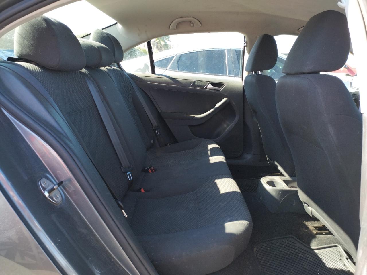 Photo 6 from auction – 2012 VOLKSWAGEN JETTA BASE with VIN 3VW1K7AJ2CM466767