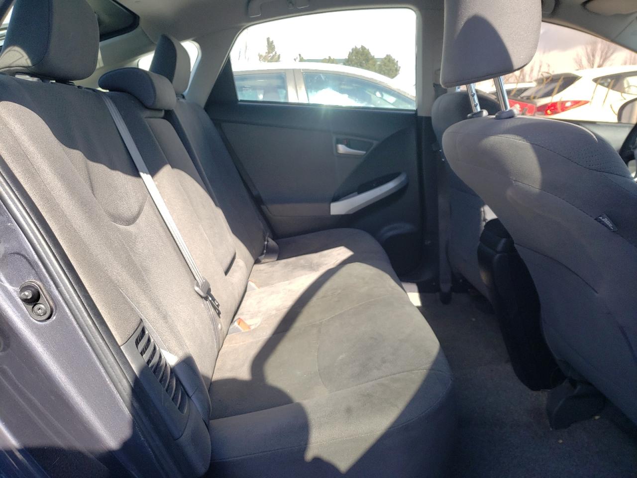 Photo 6 from auction – 2013 TOYOTA PRIUS with VIN JTDKN3DU6D5597852