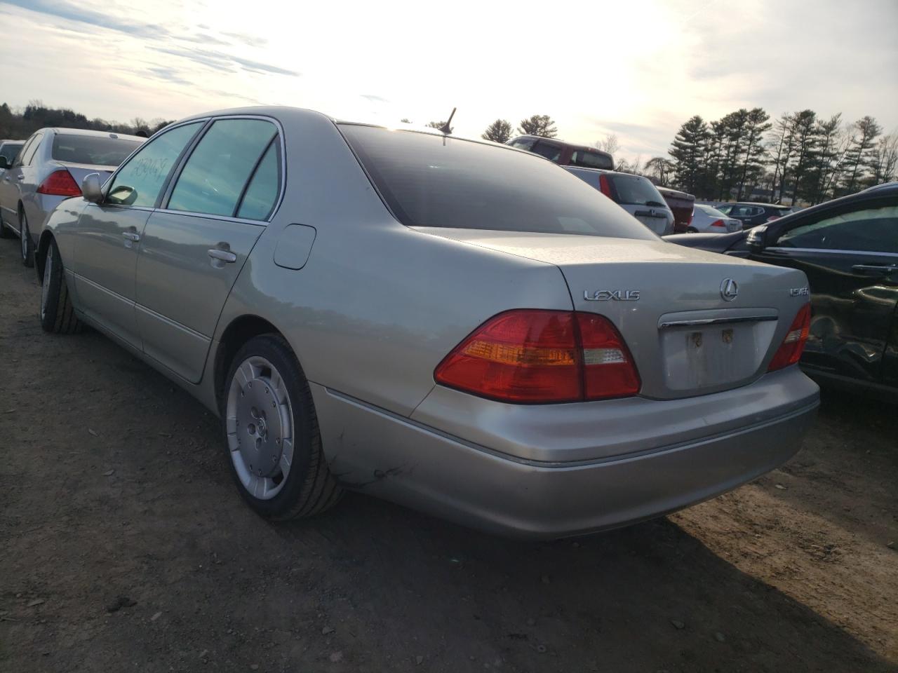 Photo 3 from auction – 2001 LEXUS LS 430 with VIN JTHBN30F310039231
