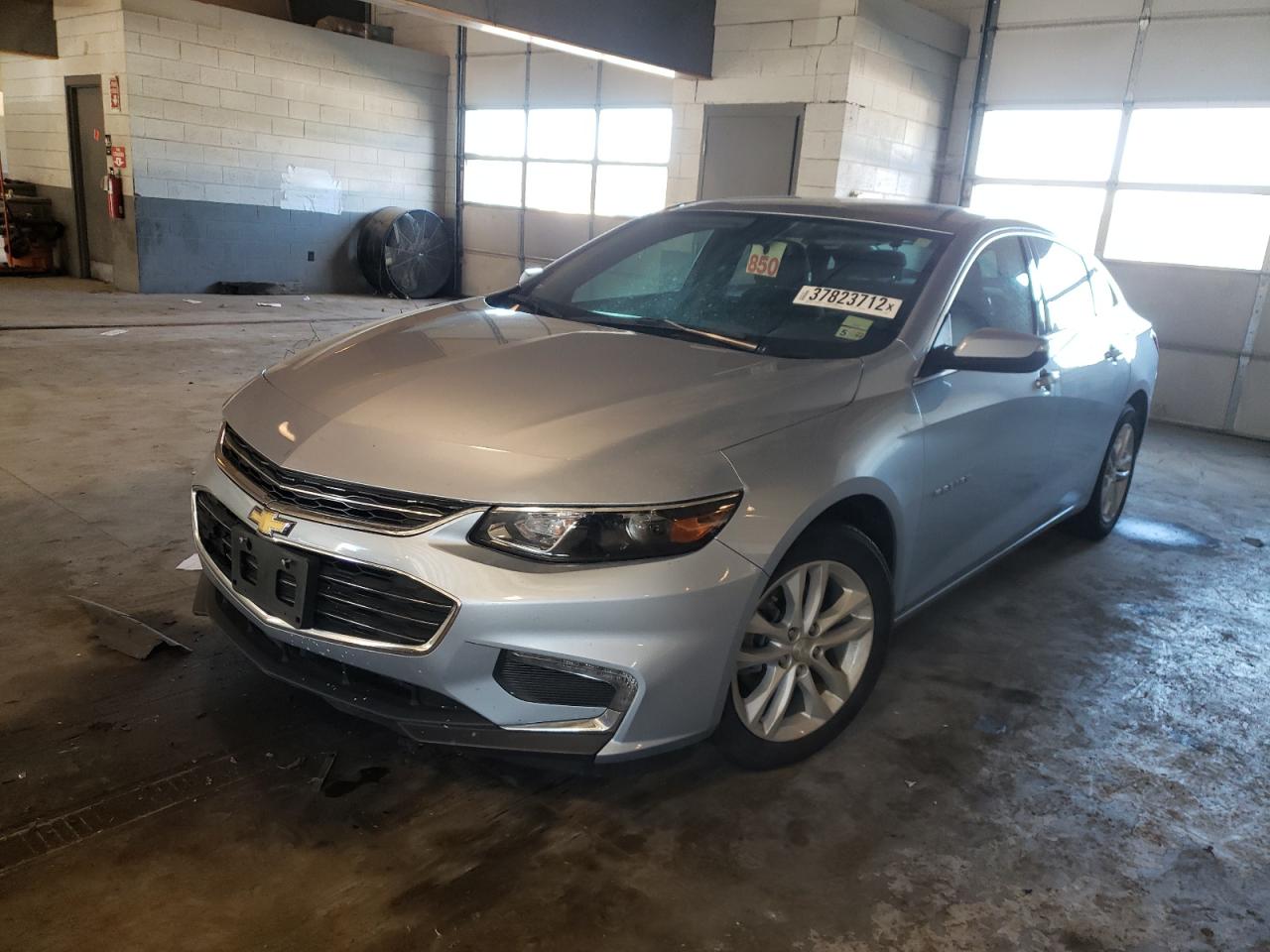 Photo 2 from auction – 2018 CHEVROLET MALIBU LT with VIN 1G1ZD5ST2JF252596