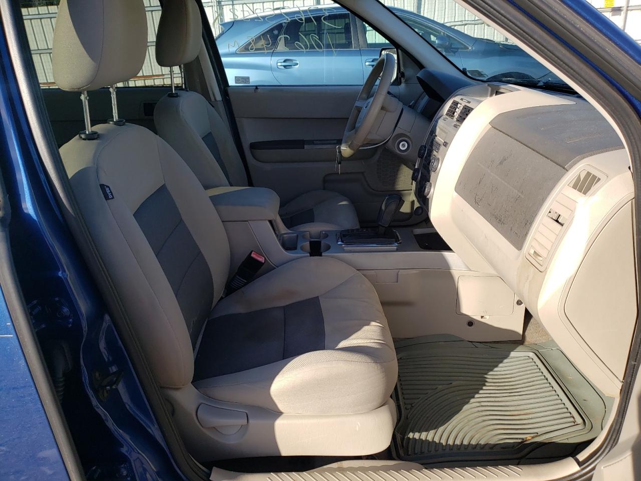 Photo 5 from auction – 2008 FORD ESCAPE XLT with VIN 1FMCU03198KB25872