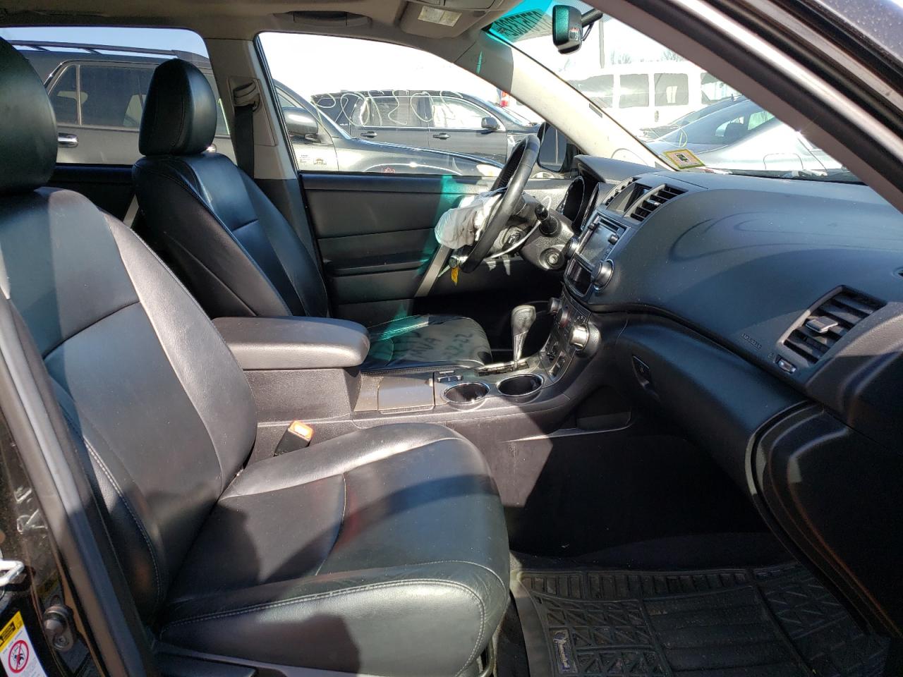 Photo 5 from auction – 2013 TOYOTA HIGHLANDER with VIN 5TDBK3EH5DS203911