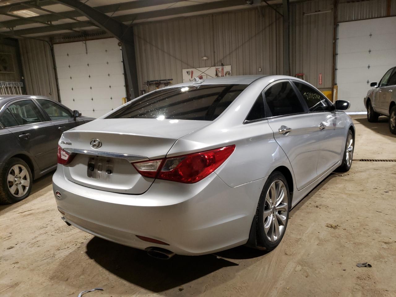 Photo 4 from auction – 2013 HYUNDAI SONATA GLS with VIN 5NPEC4ACXDH560615