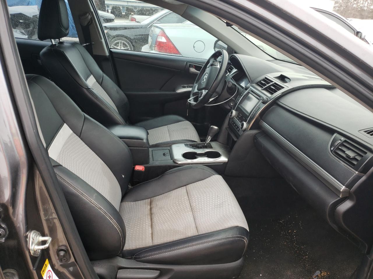 Photo 5 from auction – 2014 TOYOTA CAMRY L with VIN 4T1BF1FK3EU315974