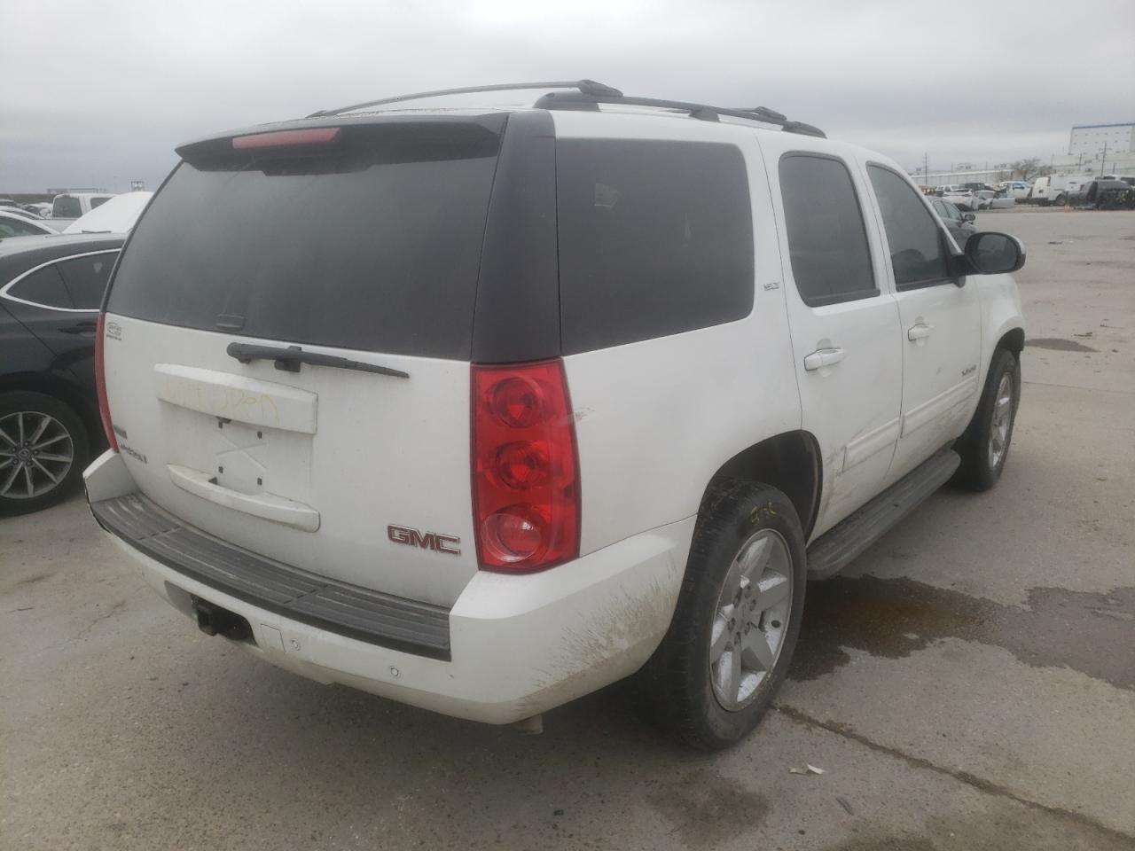 Photo 4 from auction – 2011 GMC YUKON SLT with VIN 1GKS1CE09BR239131