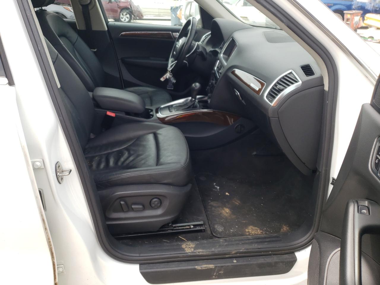 Photo 5 from auction – 2011 AUDI Q5 PREMIUM with VIN WA1CFAFP3BA108996