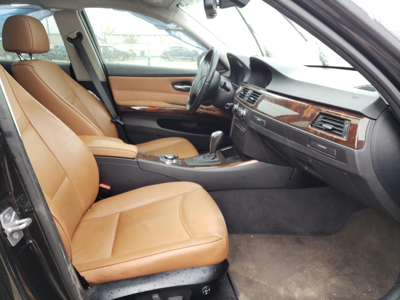 Photo 5 from auction – 2011 BMW 328 I with VIN WBAPH7C53BA800809