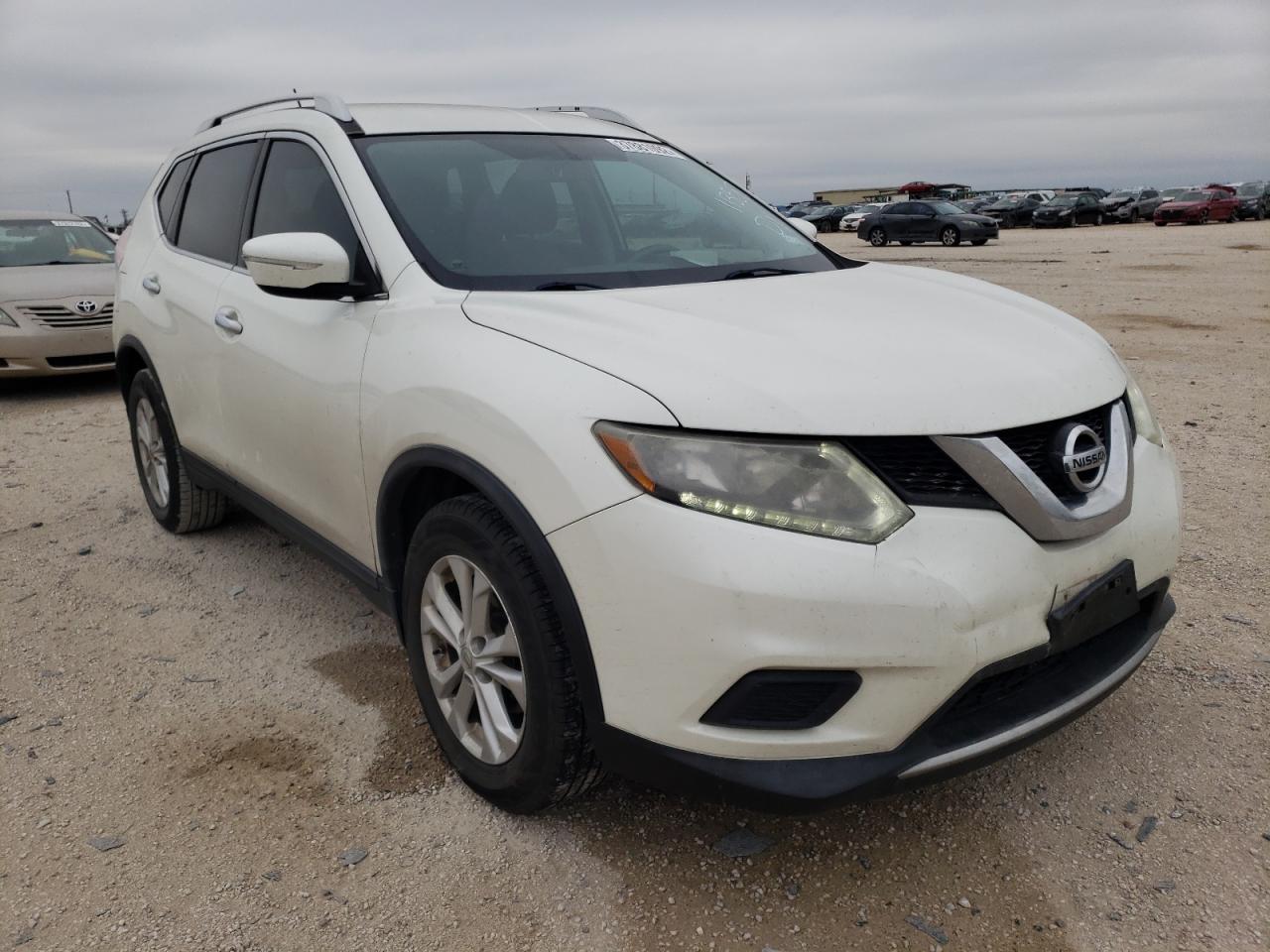 NISSAN ROGUE S 2015 with VIN KNMAT2MT8FP568265 - Photo from auction