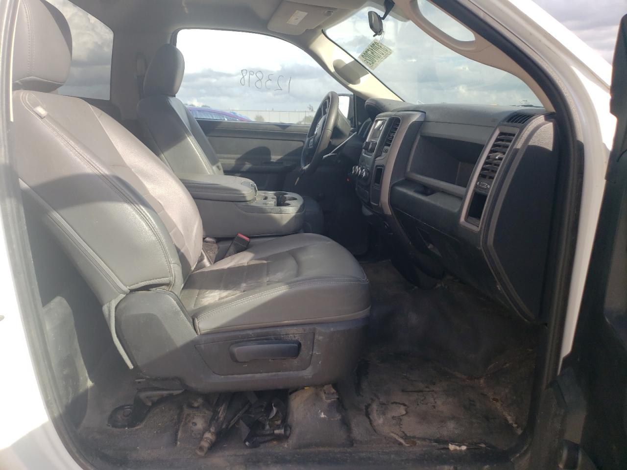 Photo 5 from auction – 2014 RAM 1500 ST with VIN 3C6JR6AG7EG303778