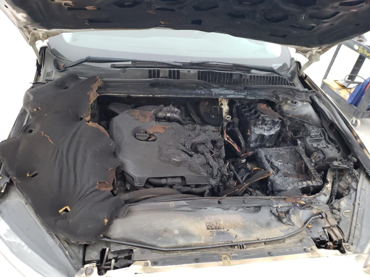 Photo 9 from auction – 2013 FORD FUSION SE with VIN 3FA6P0HR4DR206975
