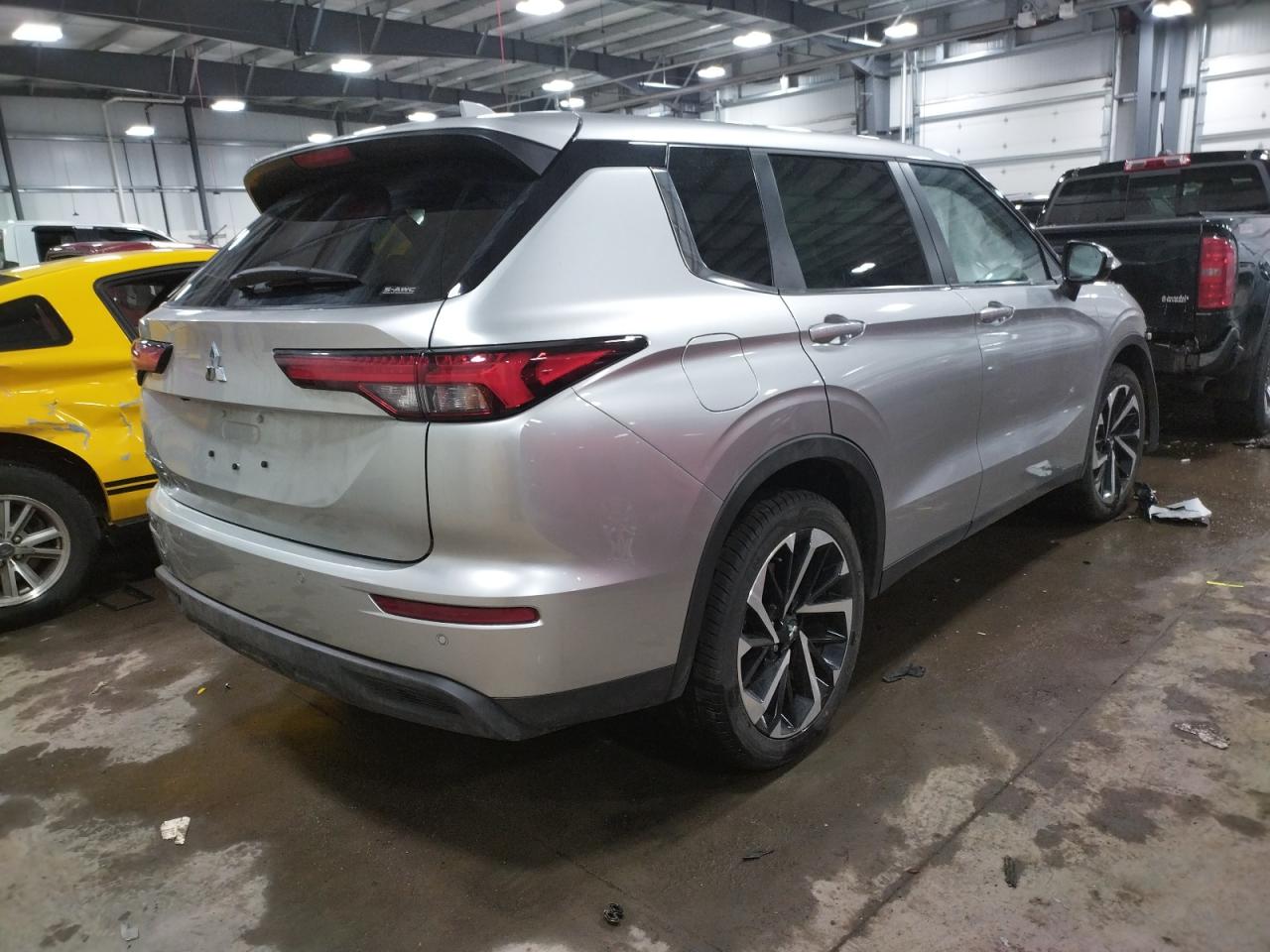 Photo 4 from auction – 2022 MITSUBISHI OUTLANDER with VIN JA4J4TA83NZ020352