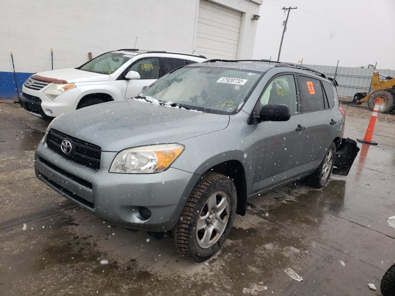 Photo 2 from auction – 2007 TOYOTA RAV4 with VIN JTMBD33V975051452