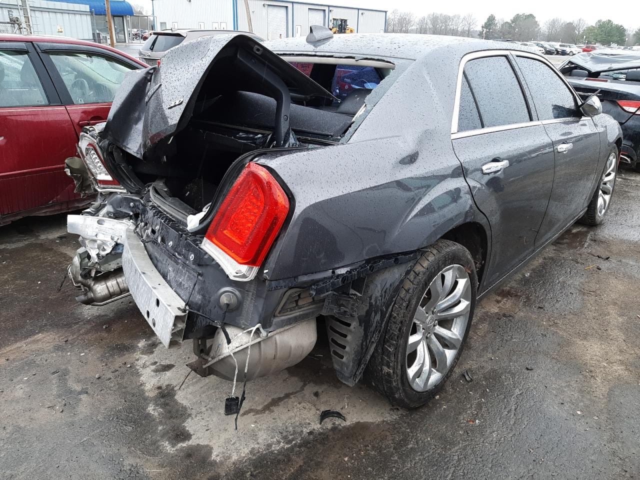 Photo 4 from auction – 2018 CHRYSLER 300 LIMITE with VIN 2C3CCAEG2JH170877