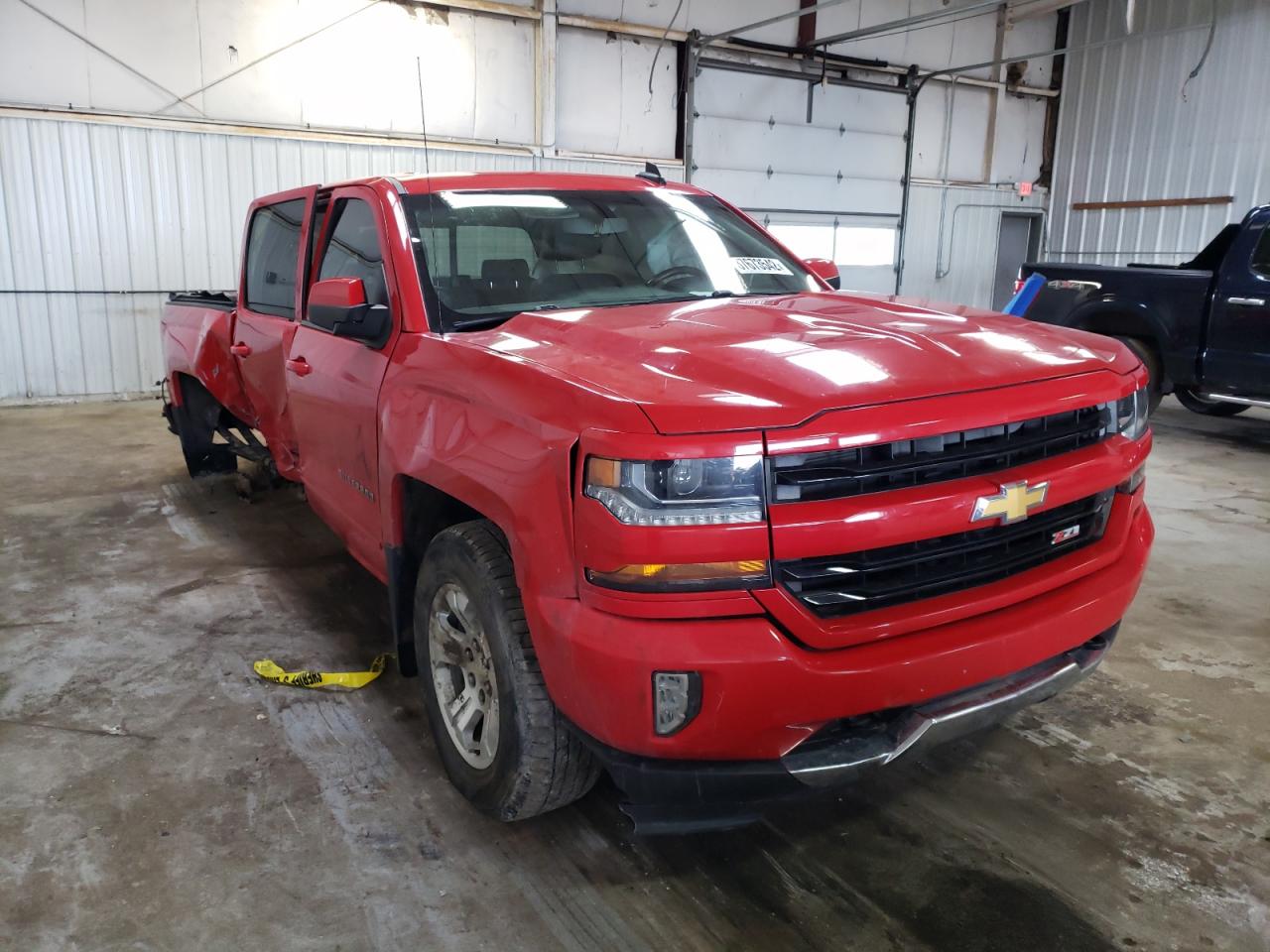 CHEVROLET SILVERADO 2017 with VIN 3GCUKREC5HG136098 - Photo from auction