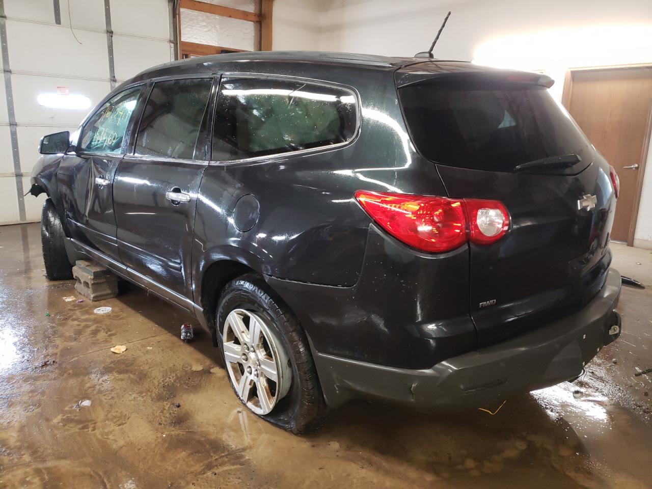 Photo 3 from auction – 2010 CHEVROLET TRAVERSE L with VIN 1GNLVFED5AJ255923
