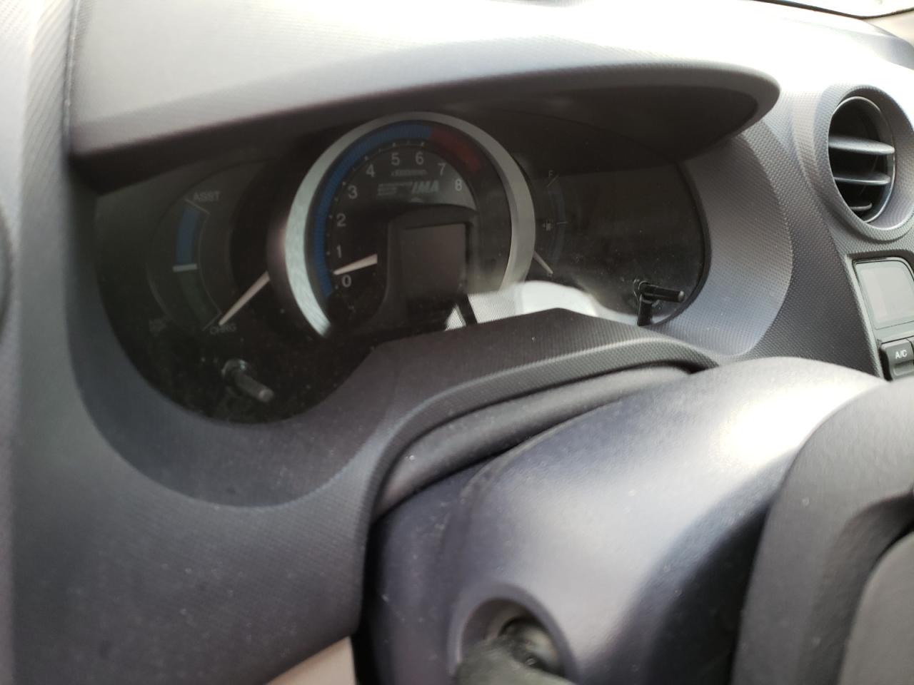 Photo 8 from auction – 2010 HONDA INSIGHT EX with VIN JHMZE2H79AS002520