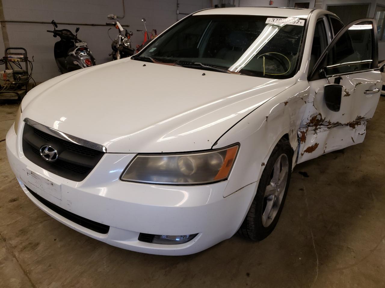 Photo 2 from auction – 2006 HYUNDAI SONATA GLS with VIN 5NPEU46F16H075136