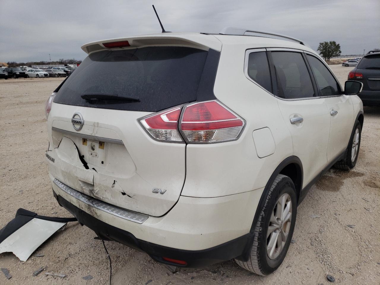 Photo 4 from auction – 2015 NISSAN ROGUE S with VIN KNMAT2MT8FP568265