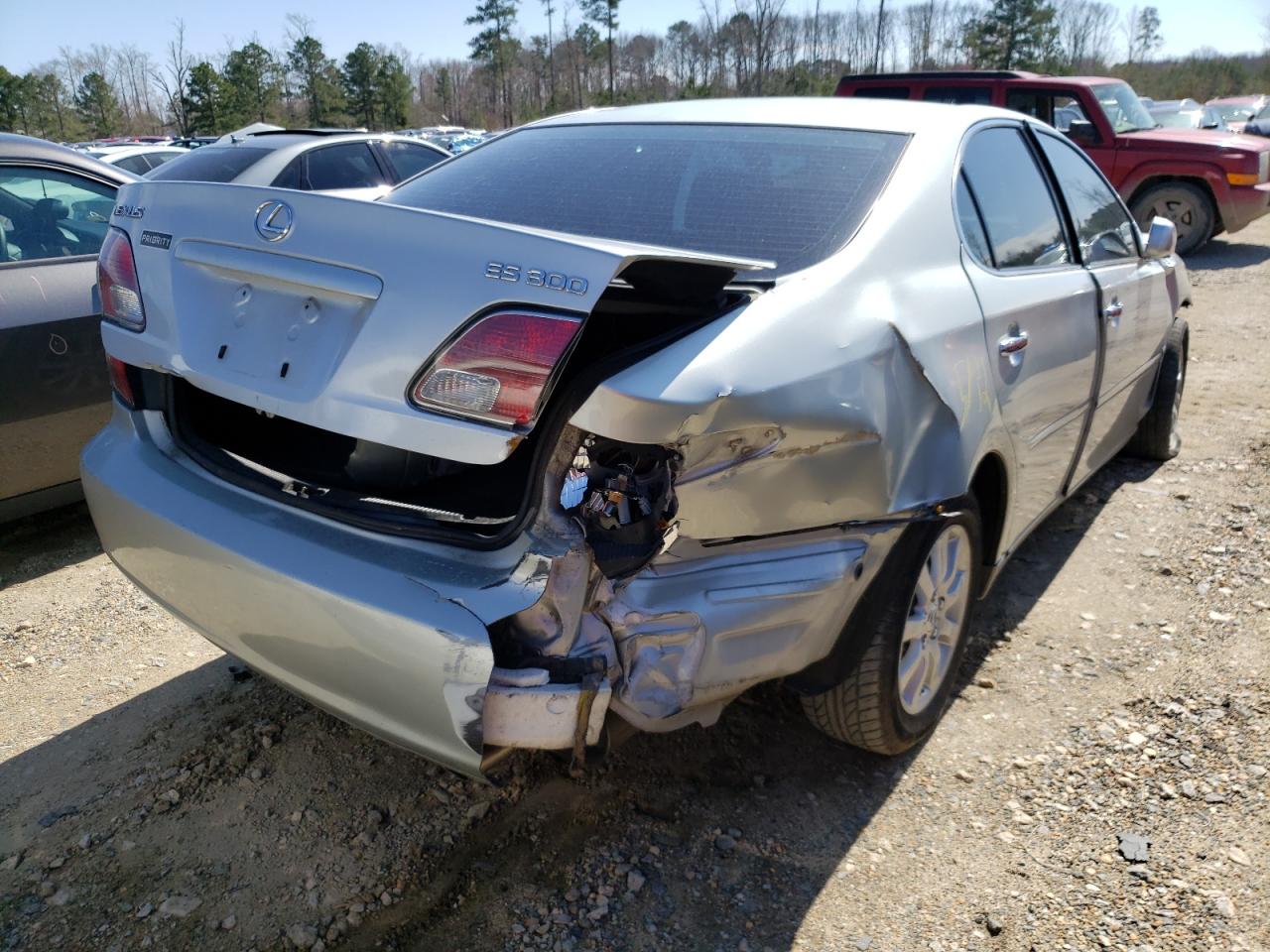 Photo 4 from auction – 2002 LEXUS ES 300 with VIN JTHBF30G020075935