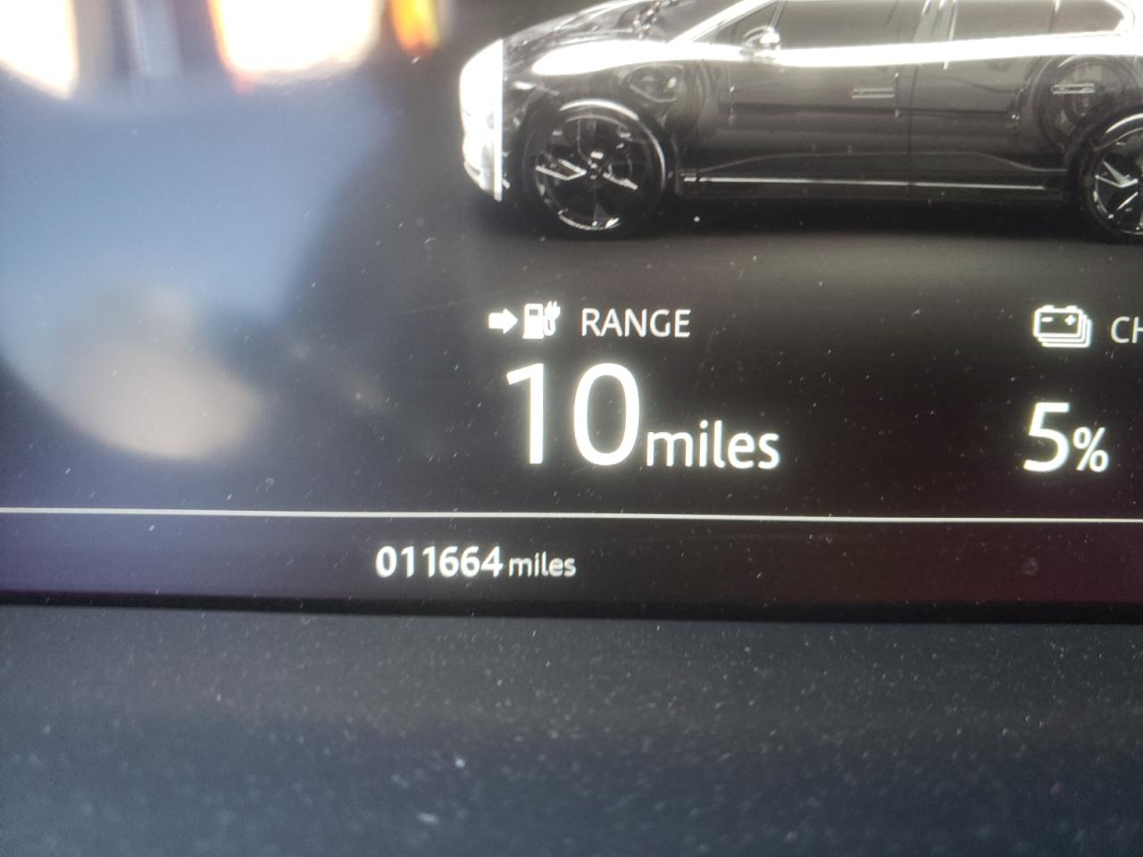 Photo 8 from auction – 2019 JAGUAR I-PACE S with VIN SADHB2S1XK1F68565