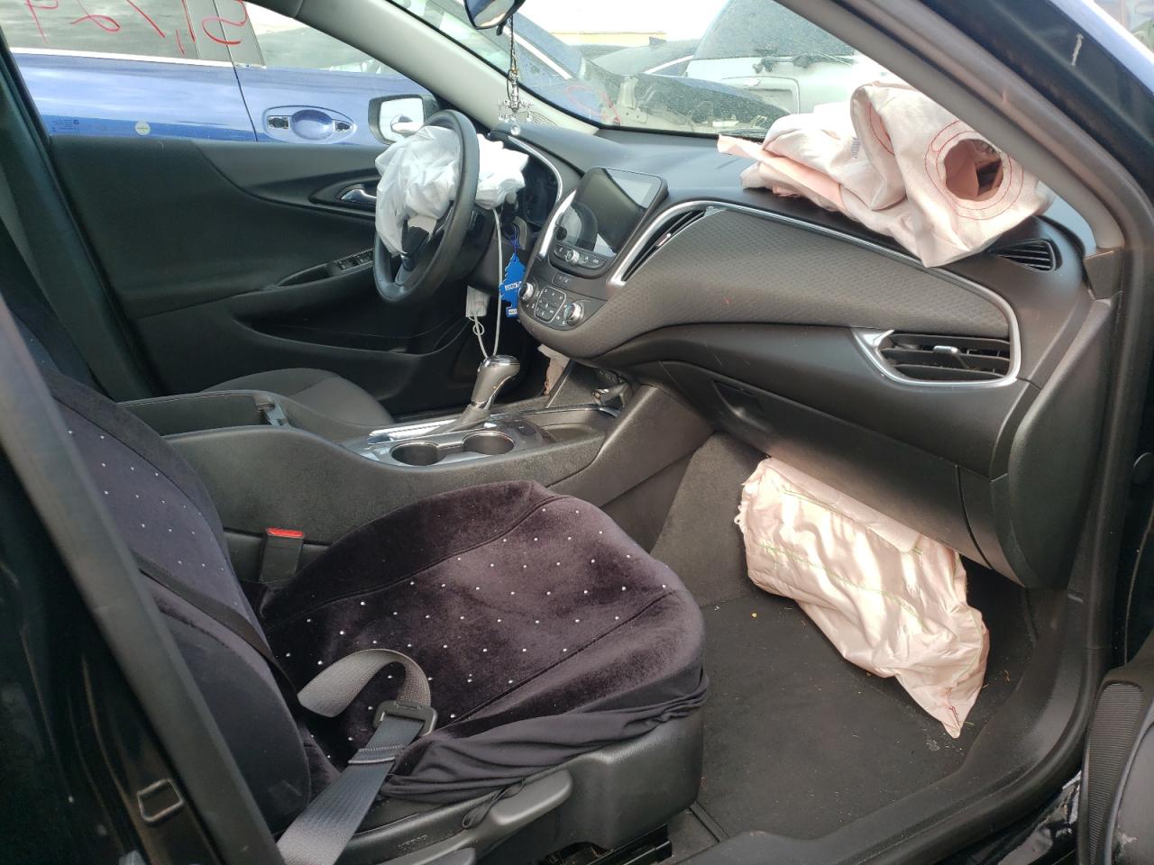 Photo 5 from auction – 2020 CHEVROLET MALIBU LT with VIN 1G1ZD5ST2LF089760