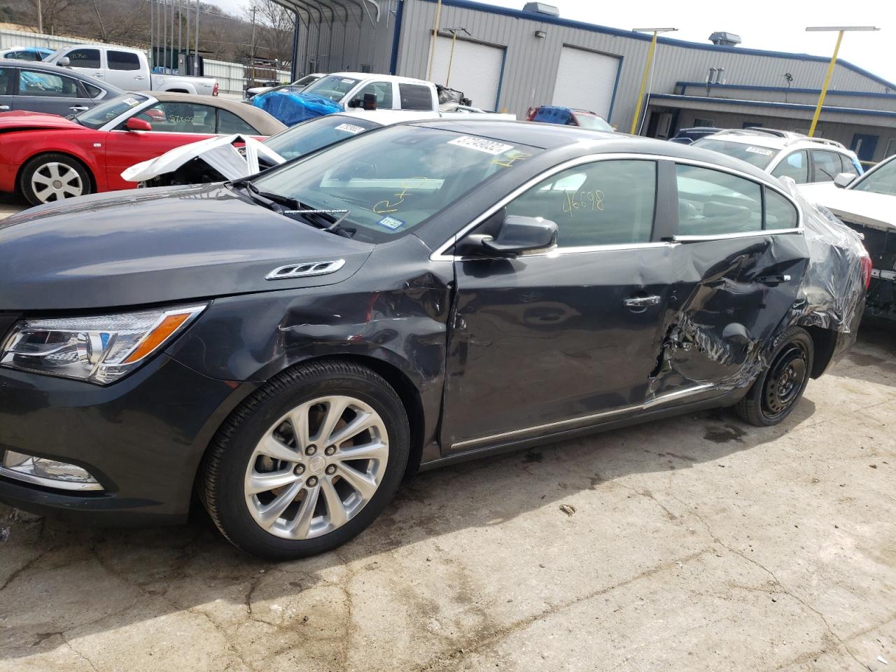 Photo 9 from auction – 2016 BUICK LACROSSE with VIN 1G4GB5G32GF151804