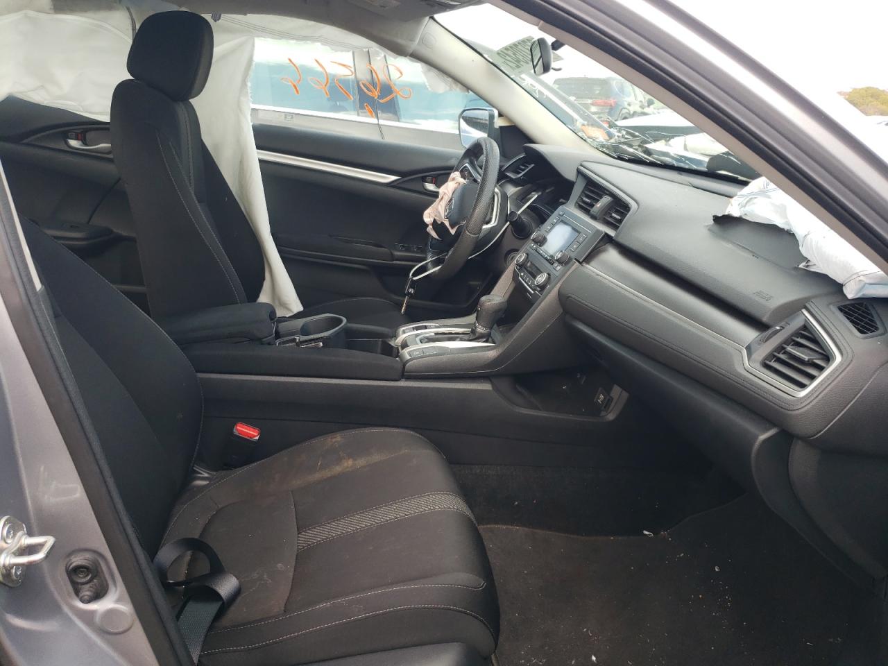 Photo 5 from auction – 2018 HONDA CIVIC LX with VIN 19XFC2F53JE002995
