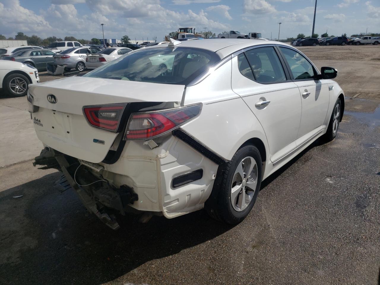 Photo 4 from auction – 2015 KIA OPTIMA HYB with VIN KNAGM4AD3F5089115
