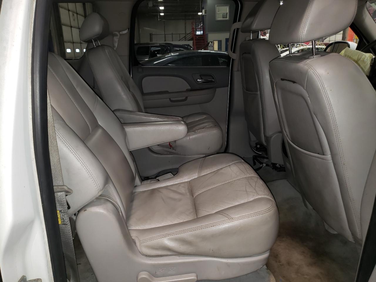 Photo 6 from auction – 2007 CHEVROLET SUBURBAN K with VIN 1GNFK16367J150864