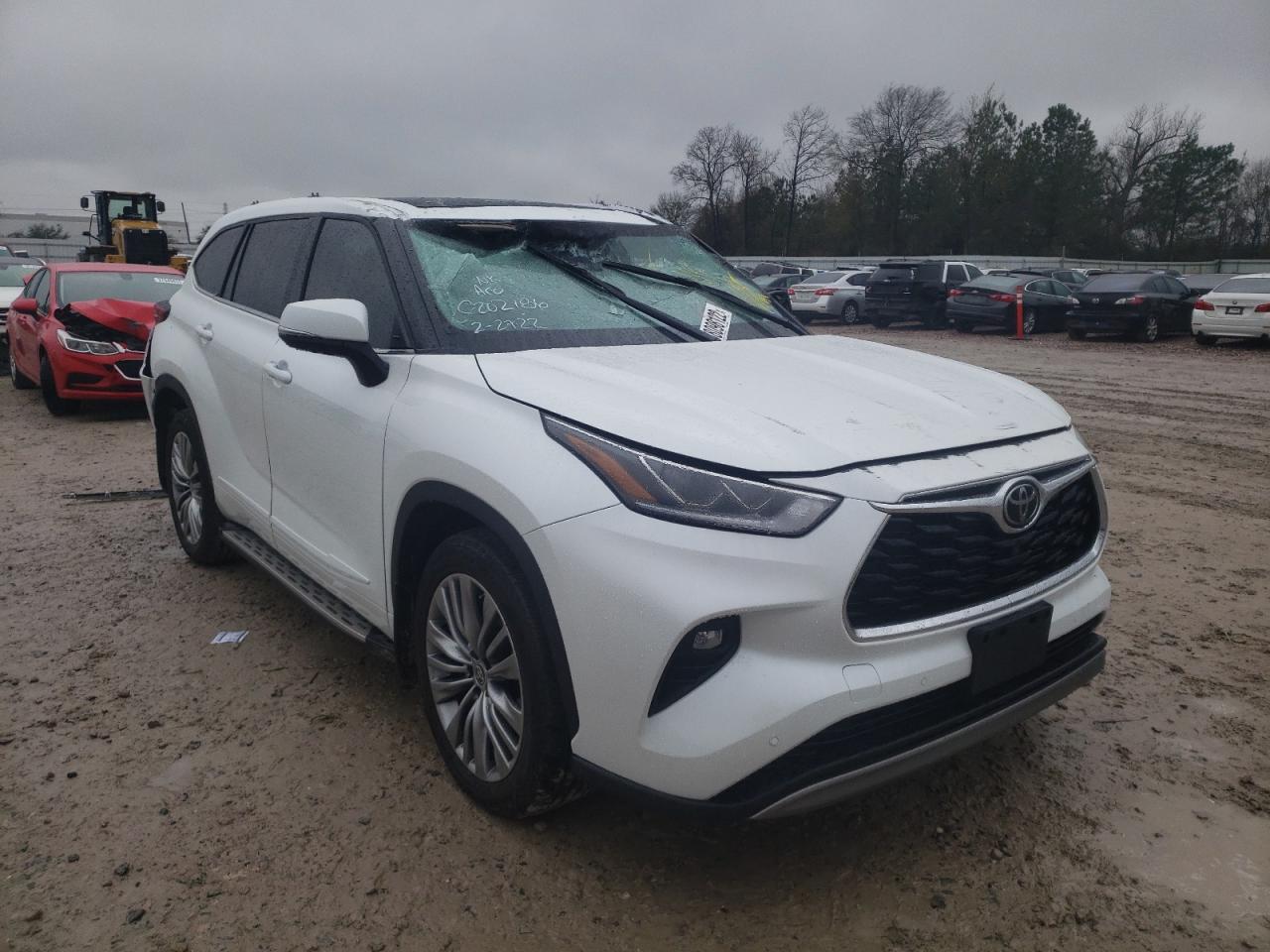 TOYOTA HIGHLANDER 2022 with VIN 5TDFZRAH4NS097023 - Photo from auction