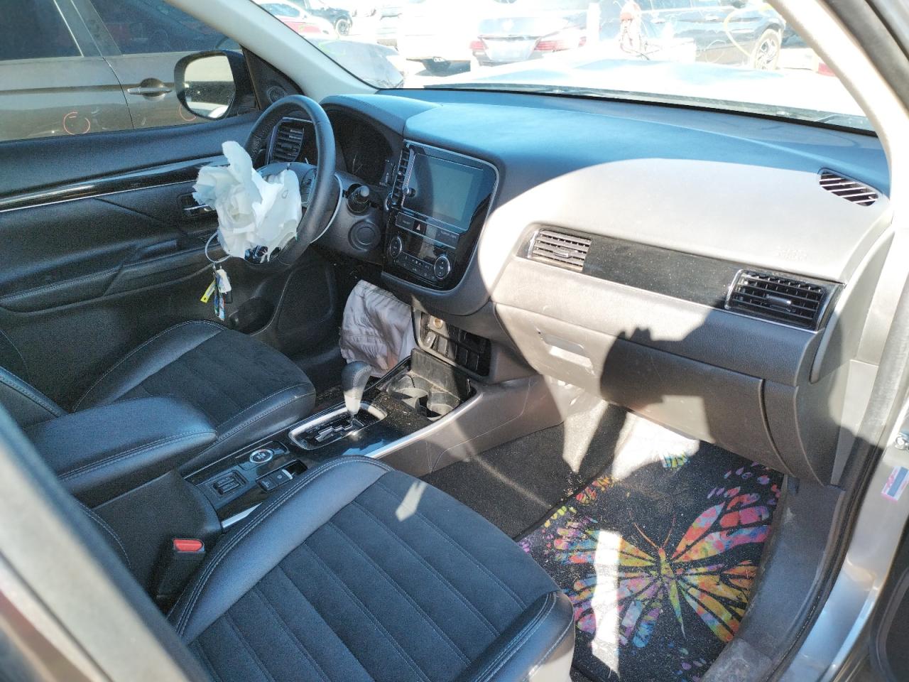 Photo 5 from auction – 2019 MITSUBISHI OUTLANDER with VIN JA4AZ3A35KZ042158