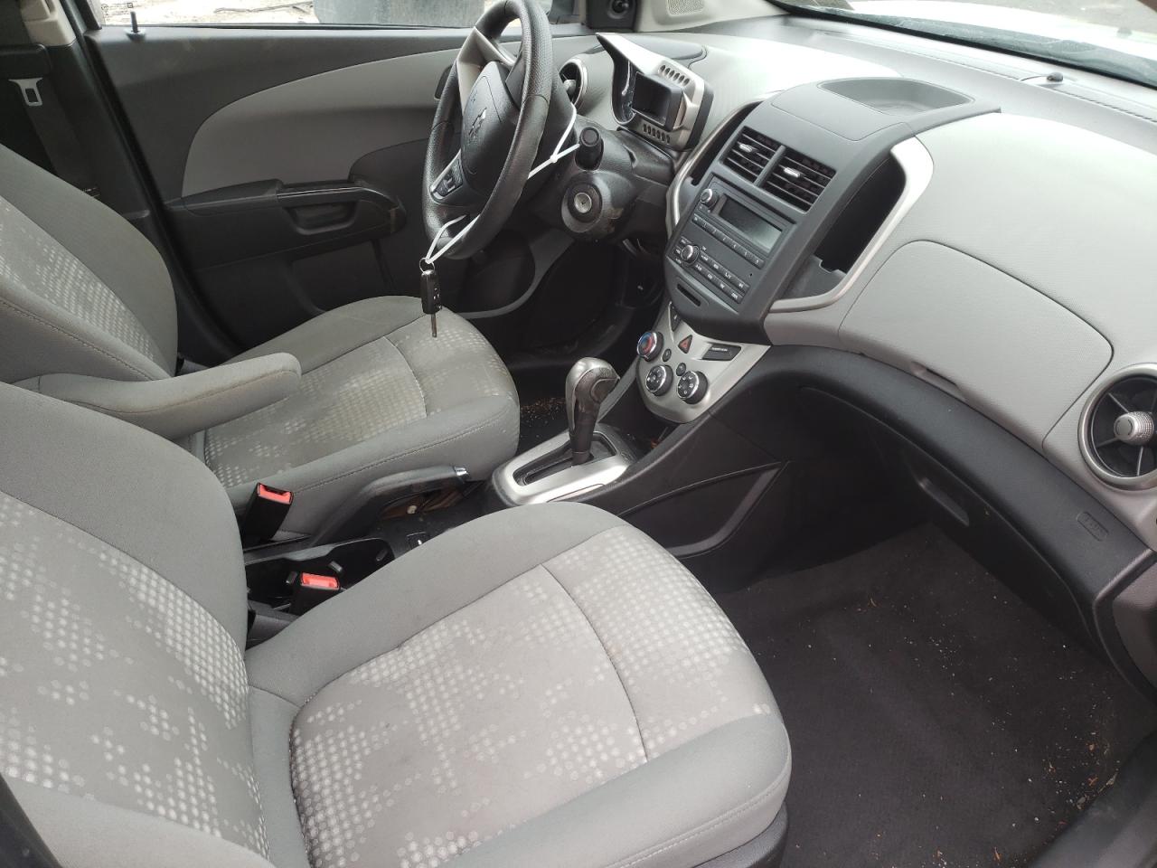 Photo 5 from auction – 2014 CHEVROLET SONIC LS with VIN 1G1JA5SG4E4148282