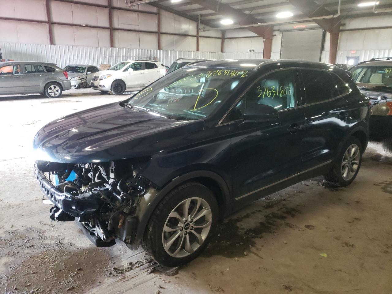 Photo 2 from auction – 2017 LINCOLN MKC SELECT with VIN 5LMTJ2DH0HUL04156